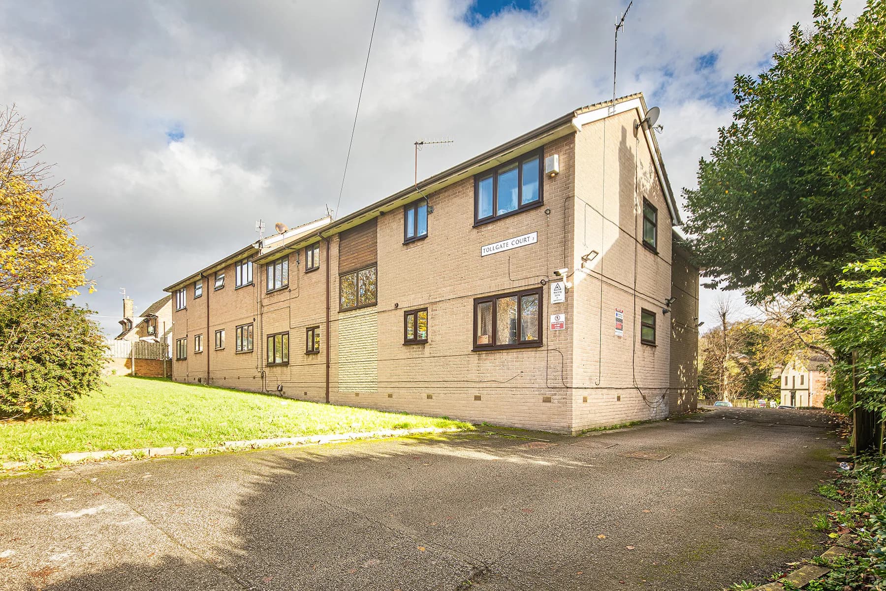 Tollgate Court, Sheffield image 4